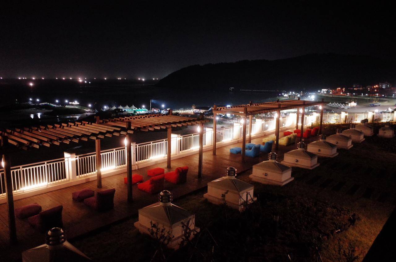 The Artstay Jeju Hamdeok Hotel Exterior photo